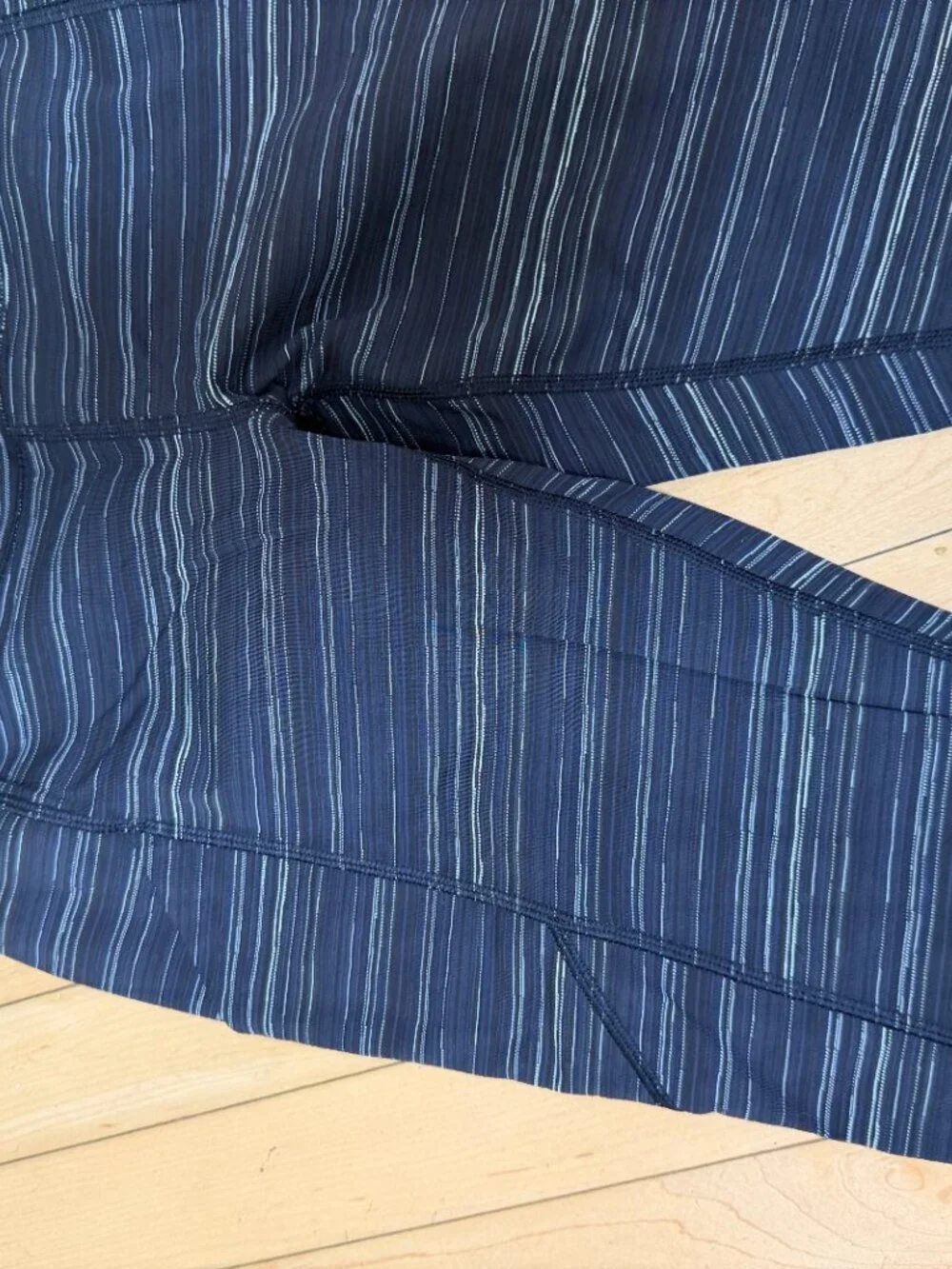 Lululemon Pace Rival Crop leggings in the Cyber Stripe Naval Blue Black Size 8